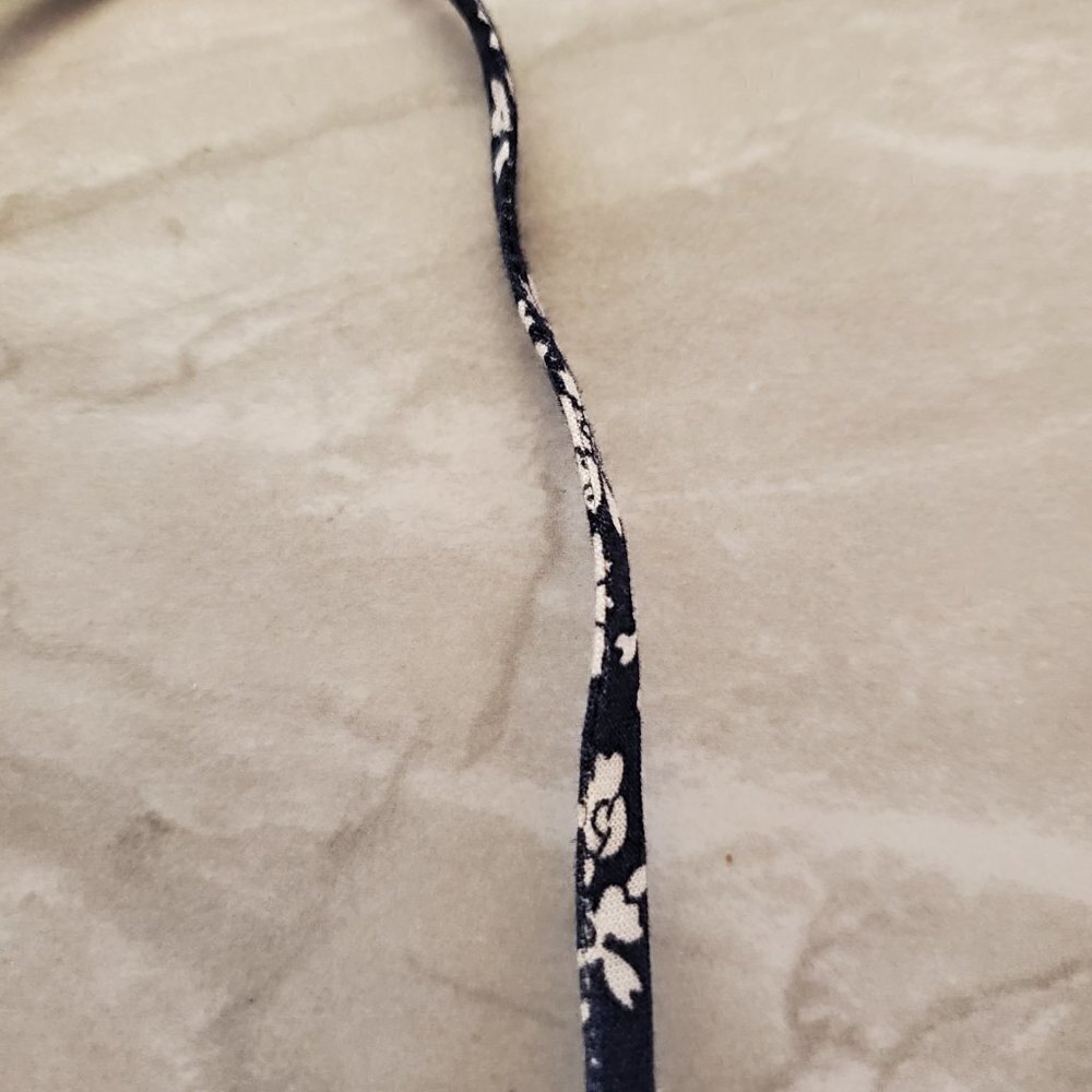 🦄 J.Crew Cuts Silver Glitter Unicorn Chamrs Stars Ball Fabric Tie Necklace 🦄 - Picture 7 of 9